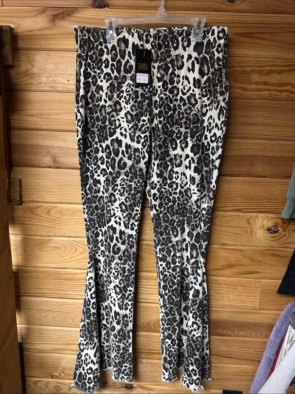 L & B - Black & White Leopard Print Slim Flare Pants